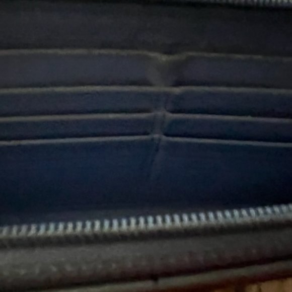 Blue Coach large zipper close wallet with detachable wrist strap - Picture 5 of 6